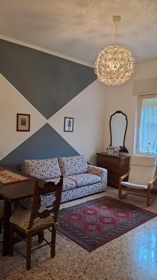 La Casa Di Lucia: Grande Appartamento Con Balcone 布雷西亚 外观 照片